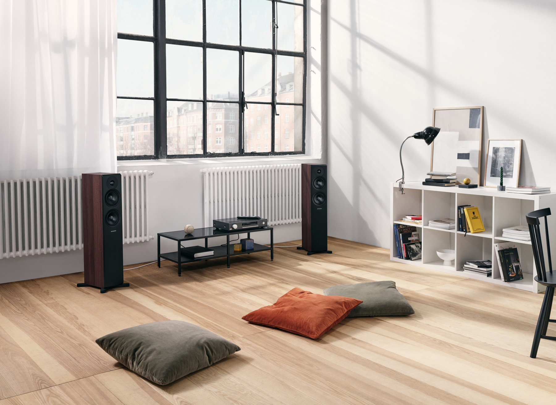 DynaudioEmit30_Walnut_05-1